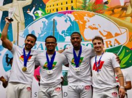 Luiz Carlos dos Santos Gomes (Instrutor Cao, links) gewinnt Gold in der höchsten Kategorie A der Offenen Capoeira-Meisterschaften in Stuttgart. (Foto: Valeria Rizzo)