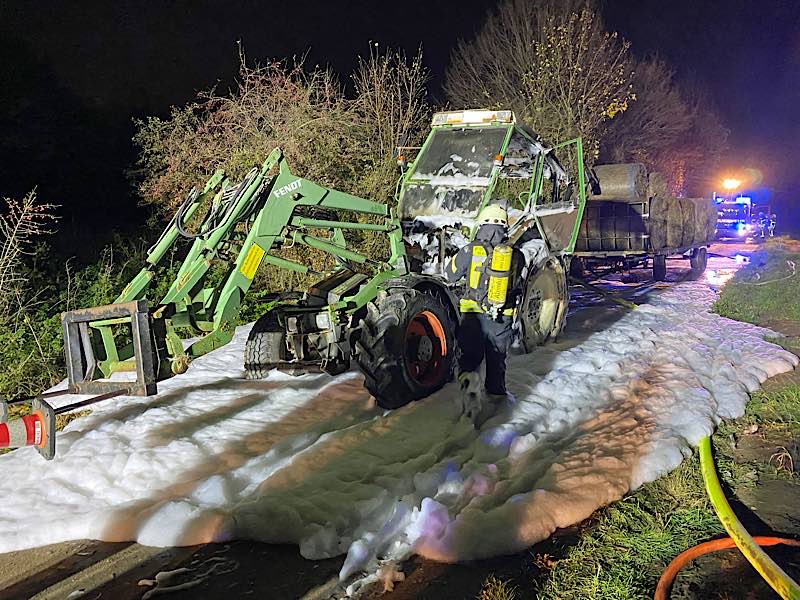 Der Traktor (Foto: Feuerwehr Neustadt)