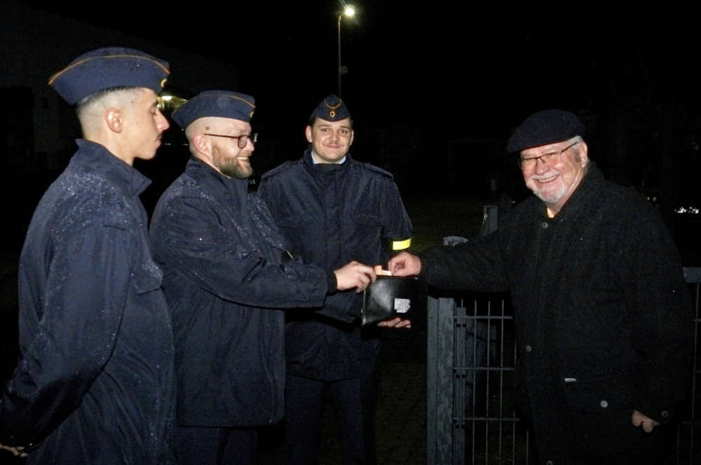 Rekruten der 2. Kompanie des Luftwaffenausbildungsbataillons auf Sammeltour in Westheim (Foto: Fw Proulx)