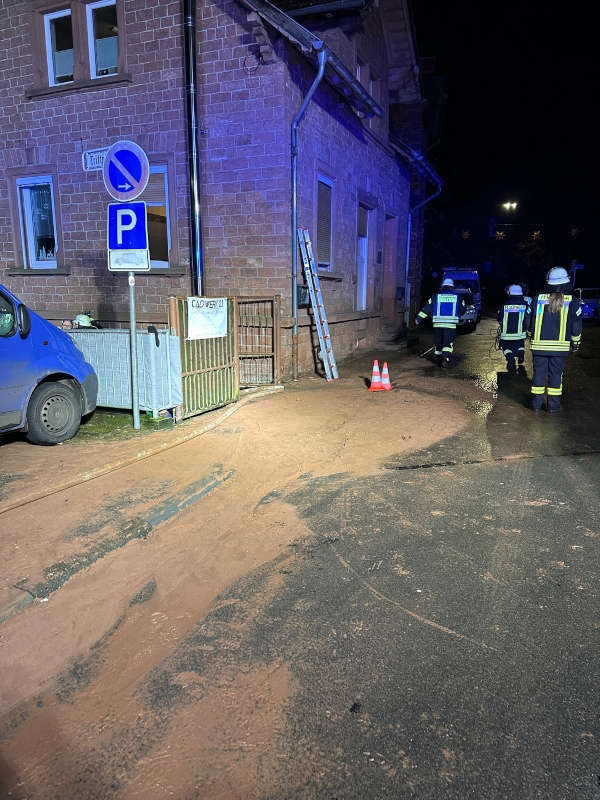 Wasserrohrbruch (Quelle: Feuerwehr VG Lambrecht)