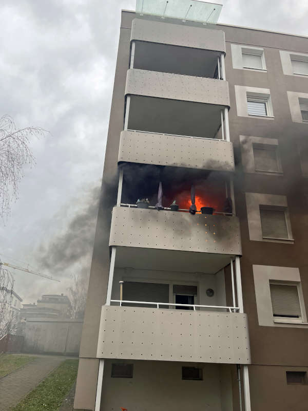 Balkonbrand (Foto: Feuerwehr Neustadt)