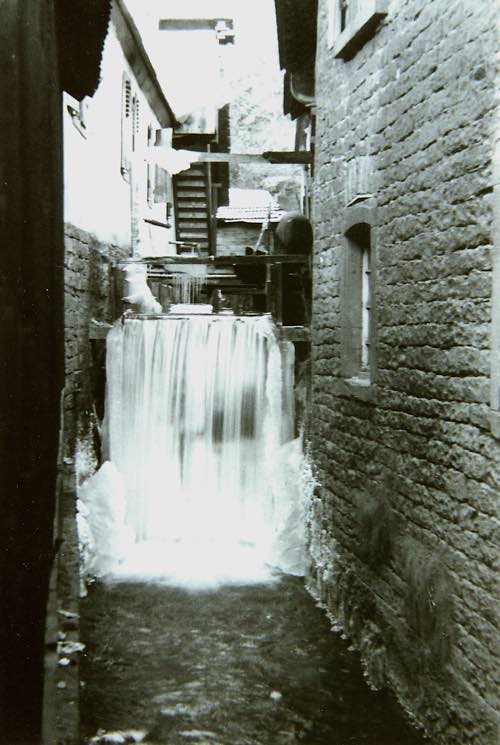 Wasserabsturz an der Wappenschmiede im Winter 1928 (Archiv Wappenschmiede, Thies/ Siebein)