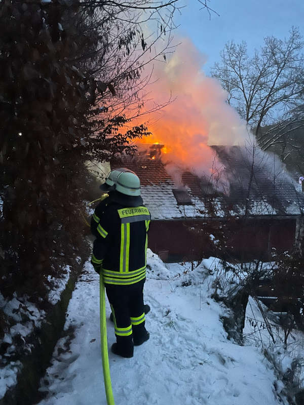 Brand in Harzofen (Foto: Feuerwehr VG Lambrecht)