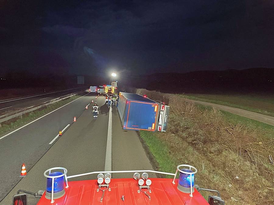 Verkehrsunfall (Foto: Feuerwehr Neustadt)