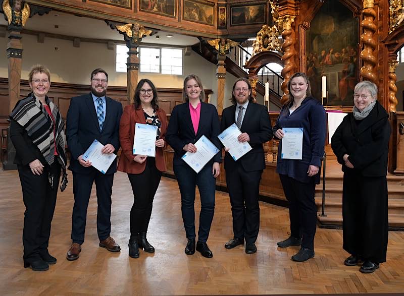 v.l.: Marianne Wagner, Philipp Loos, Karin Schwartz, Elisabeth Lang, Ulrich Hofeditz, Sarah Schulze und Dorothee Wüst. (Foto: Klaus Landry)