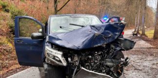 Verkehrsunfall (Foto: Feuerwehr VG Lambrecht)