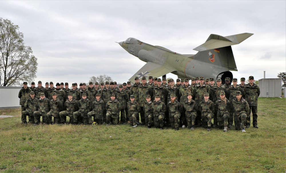 Gruppenbild beim Ostercamp (Foto: Bundeswehr/Frank Wiedemann)