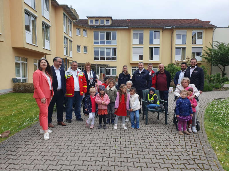 Fackelübergabe (Foto: DRK Schwesternschaft Rheinpfalz-Saar)