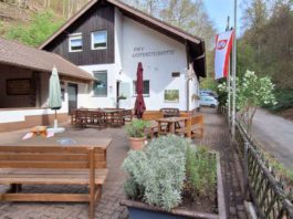 Lichtensteinhütte in Neidenfels (Foto: Jochen Fußer)